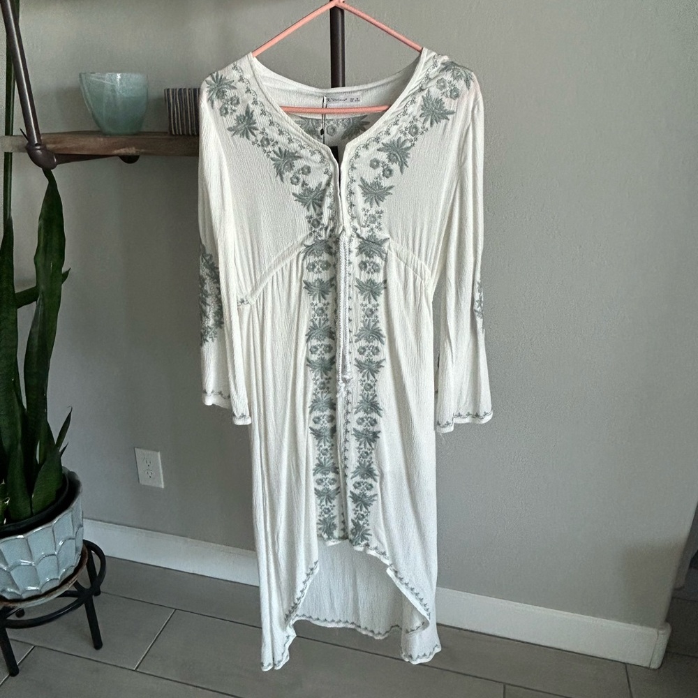 Super cute embroidered high-low cover up